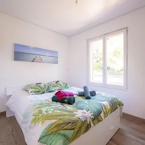 Bord De Mer, Entierement Equipe , Bormes-les-Mimosas France